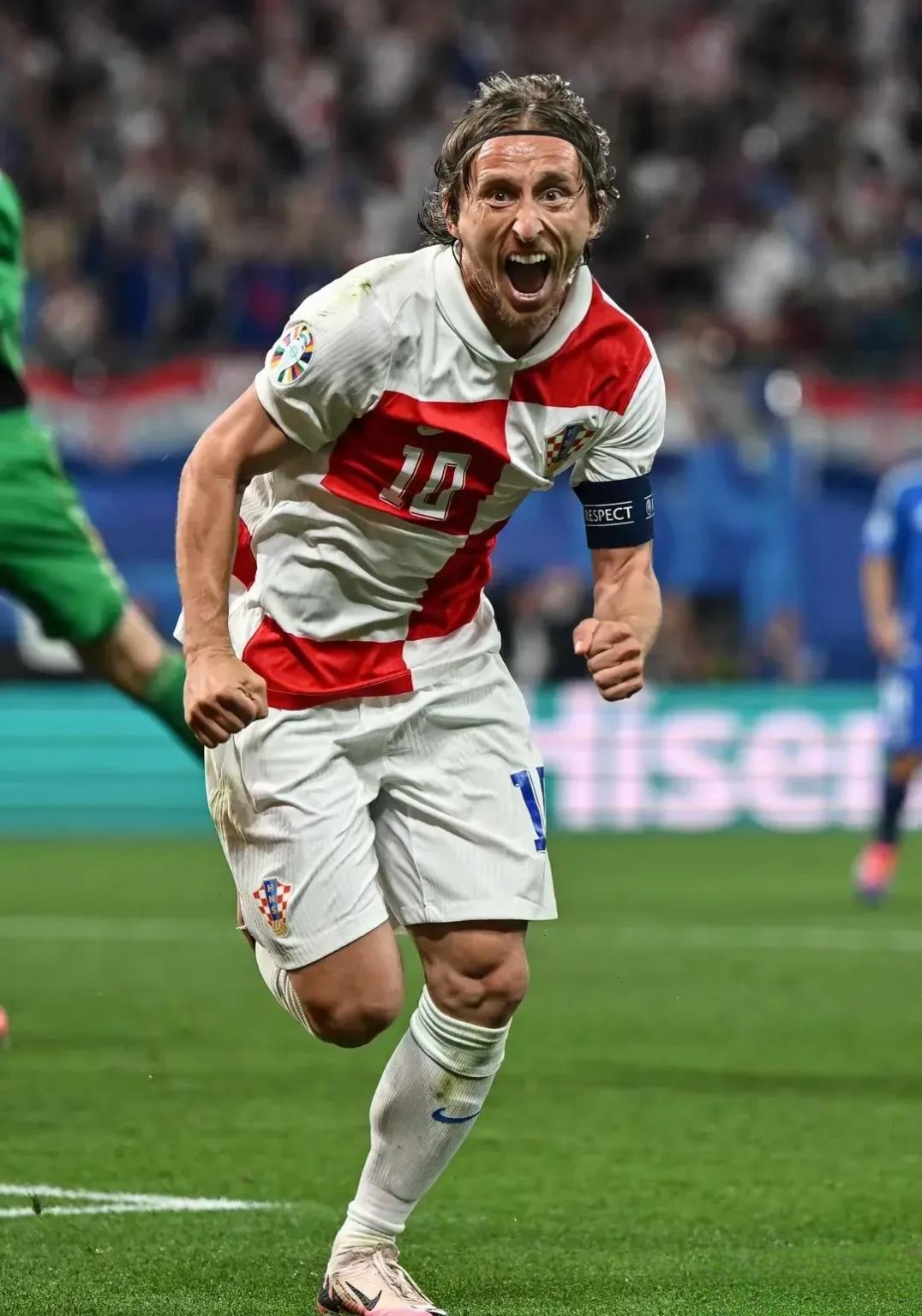 开云体育APP下载-包含欧洲杯球员突破自我，表现堪称完美的词条