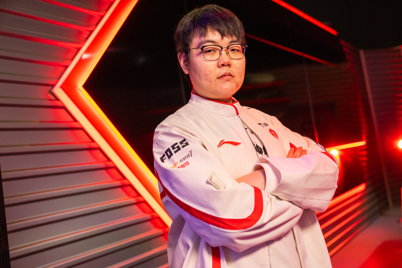 英雄联盟选手发挥出色，荣膺最佳MVP的简单介绍