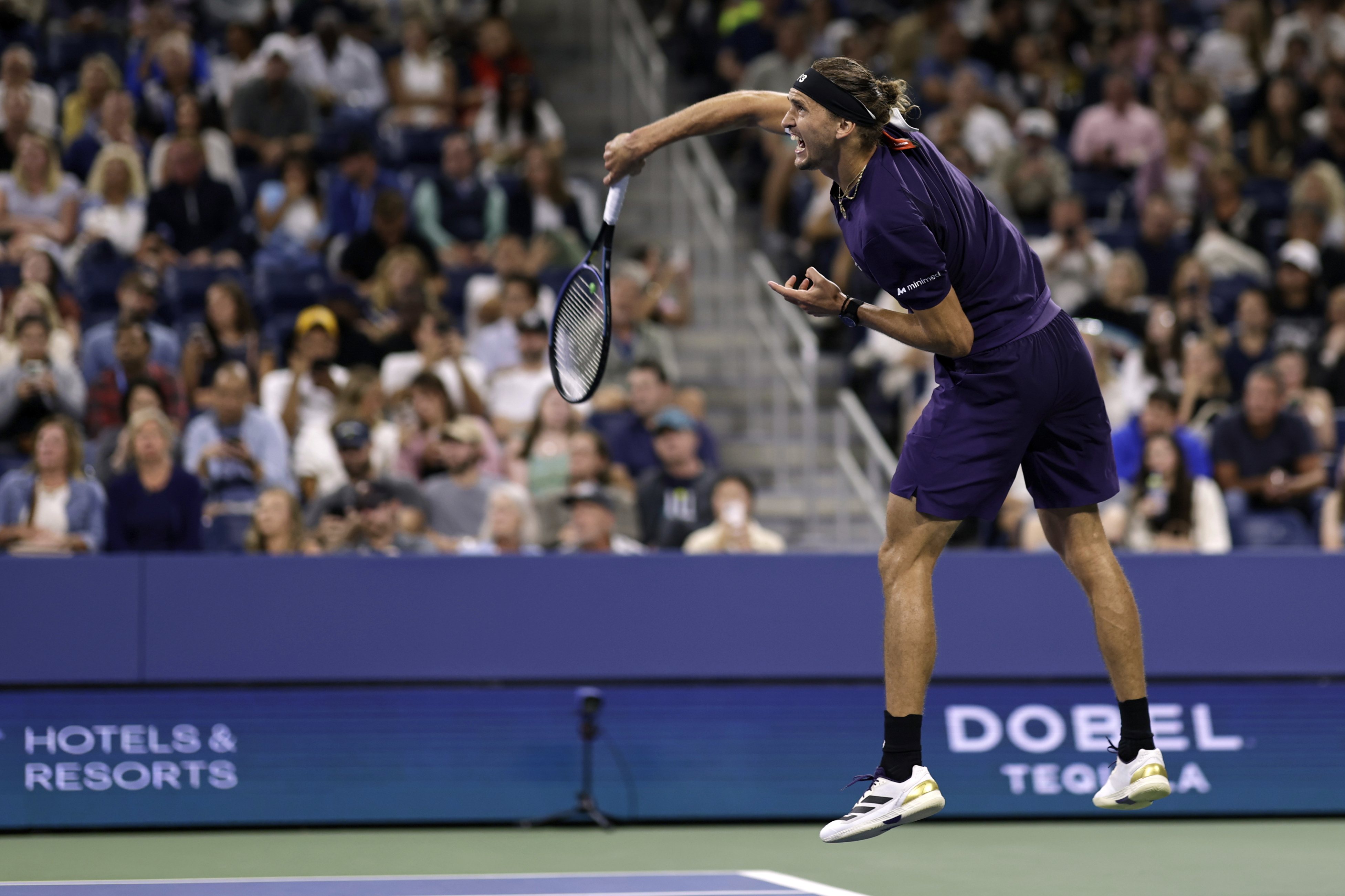 美网碾压年终总决赛，兹维列夫刷新纪录