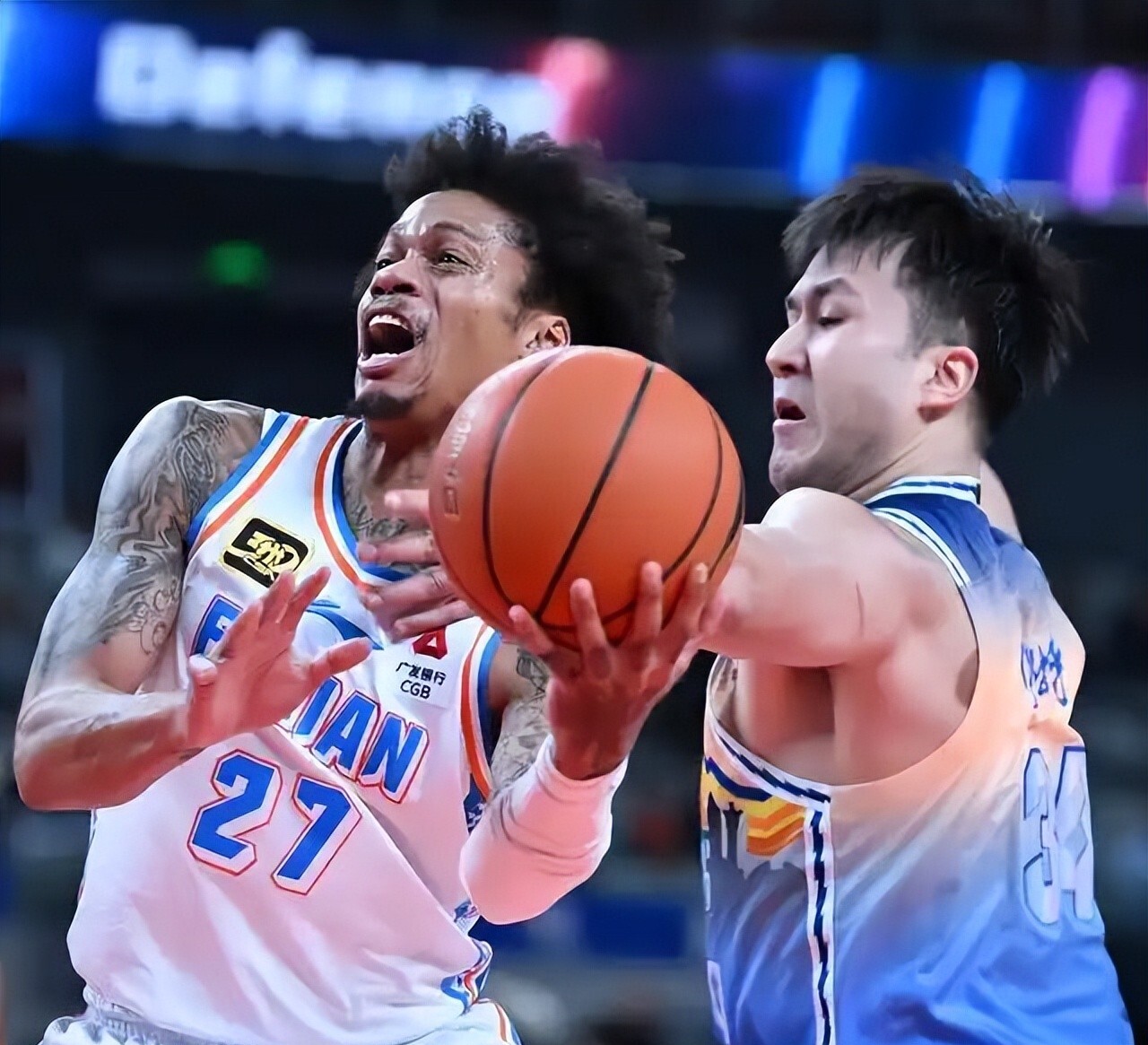 福建队完胜新疆队,乔治状态火热 福建队完胜新疆队,乔治状态火热